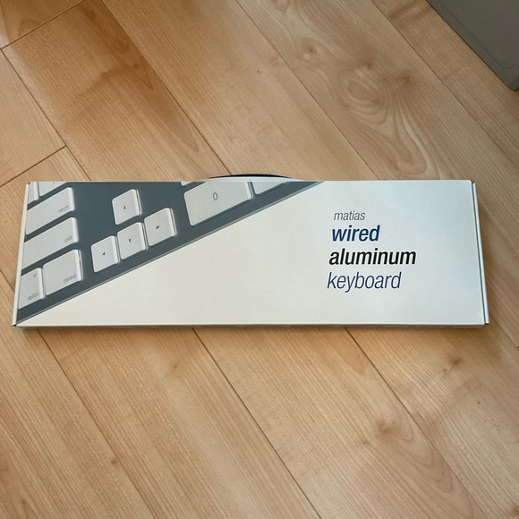 MATIAS aluminum wired keyboard - NEW - Picture 2 of 3